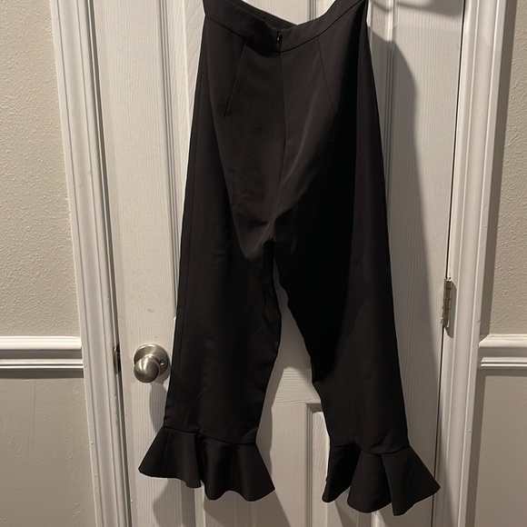 Dressy black ankle length pants. Size medium - Picture 2 of 3
